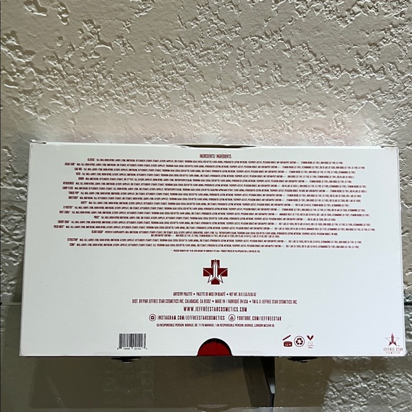 JEFFREE STAR BLOOD SUGAR NIB 18 SHADES MIRRORED EYESHADOW PALETTE - Picture 3 of 8